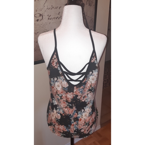 🎉REBEL SUGAR Tank Top - Picture 2 of 2